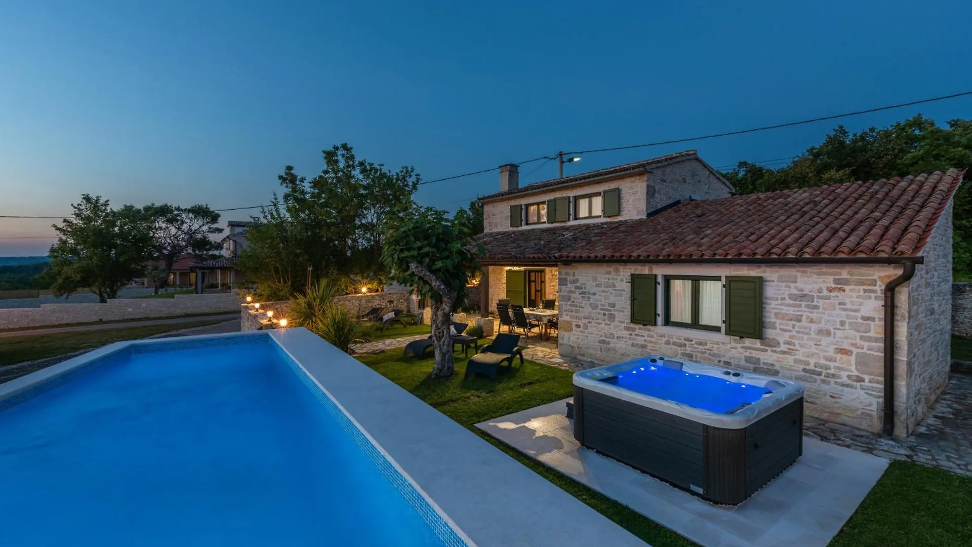 Villa Ana Rita For 6 People - Beautiful Rustical Villa With Heated Pool & Jacuzzi In Central Istria 坎法奈尔